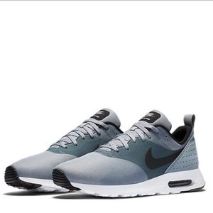 Men’s Nike Air Max Tavas - great condition